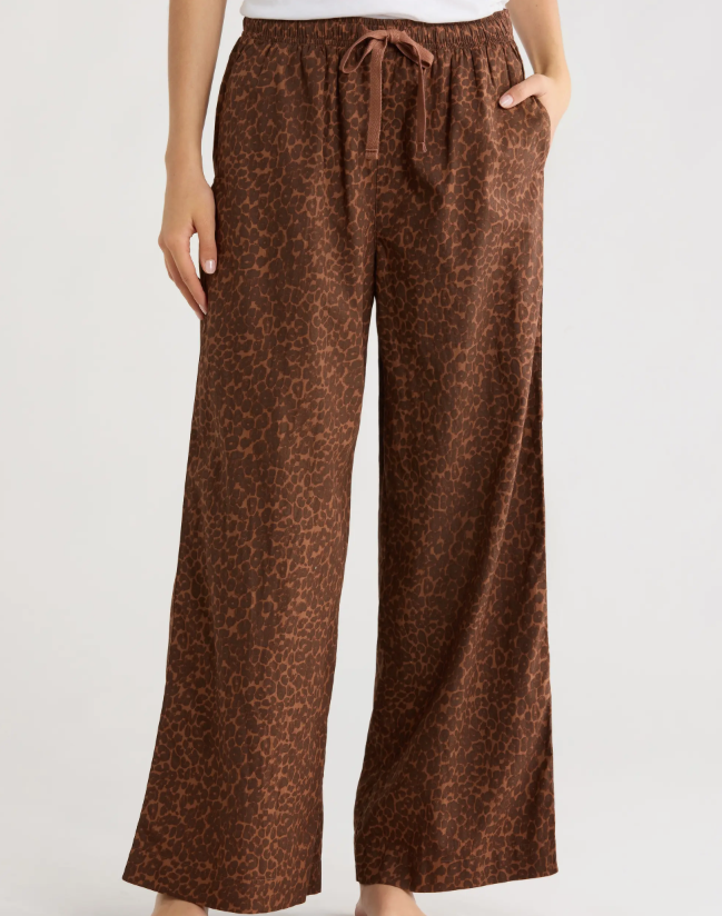 สีน้ำตาล