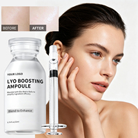 Ampoules actives de vitamine C stimulant le collagène à utiliser avec le kit de sérum anti-âge liftant et raffermissant pour unifier le teint et combattre les imperfections cutanées.