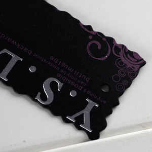 Etichette pendenti in cartoncino nero con laminazione opaca e lamina d'argento per abbigliamento - Product Image 6