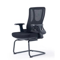 Chaise de bureau pour visiteurs à dossier haut en maille avec pieds chromés |   Chaise de direction ergonomique empilable avec porte-manteau intégré
