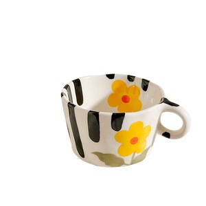 In tazza di ceramica per tè pomeridiano squisita tazza di caffè alla fragola dipinta a mano - Product Image 5
