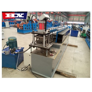 Machine de profilage pour volets roulants, profilatrice pour lames de porte enroulable pour des solutions de menuiserie sur mesure - Product Image 1