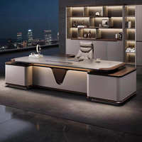 Bureau de direction moderne de luxe en forme de L avec armoire latérale pour bureau d'entreprise