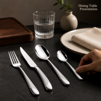 Ensemble de 4 couverts en acier inoxydable 410 avec manche martelé, finition polie, comprenant couteau, fourchette et cuillère, avec coffret cadeau pour la salle à manger