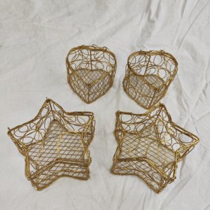 Jiaxiang Nouveau produit 2025 Forme <span class=keywords><strong>d</strong></span>'étoile Métal Fil de fer Artisanat Petit panier en fil métallique avec couvercle pour le stockage Boîte cadeau Porte-bonbons - Product Image 6