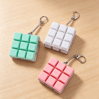 Porte-clés anti-stress personnalisable, jouet coloré en forme de clavier et porte-clés en plastique pour soulager l'irritabilité