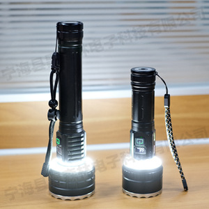 ไฟฉายดิจิตอลแบบพกพาสว่างพิเศษ 5000mAh ไฟ LED แบบชาร์จไฟได้สำหรับใช้งานกลางแจ้งในกรณีฉุกเฉินพร้อมการชาร์จประเภทซี - Product Image 2