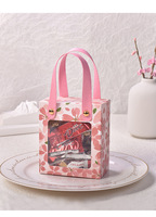 Boîte à bonbons en papier artistique multicolore recyclable avec fenêtre en forme de cœur et poignée portable pour les cadeaux de mariage et les cadeaux de fête