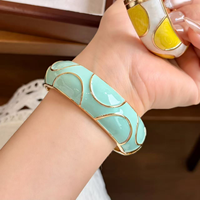 Grosir CICILY Gelang Manset Klasik Berlapis Emas 24K dari Paduan Seng dengan Bunga Multicolor untuk Wanita, Vintage, Fashion Valentine.
