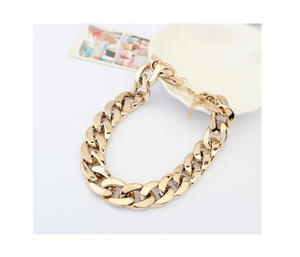 Venta al por mayor de accesorios de plástico Fighting <span class=keywords><strong>Bulldog</strong></span> <span class=keywords><strong>Bully</strong></span> Cadena de oro Collar de perro de tamaño pequeño Collar de mascota Accesorio de joyería - Product Image 6