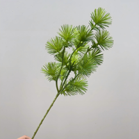 Mur végétal artificiel en aiguilles de pin pour aménagement paysager, décoration intérieure/extérieure - Feuilles d'eucalyptus et trèfle à quatre feuilles suspendus