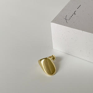 Bagues de surface bombée irrégulière haut de gamme, à bande épaisse et dégradée, en acier inoxydable, bijoux tendance et simples plaqués or - Product Image 4