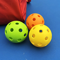 Ballons de pickleball durables et colorés à 26 trous, fabriqués sur mesure par le fabricant, en PP moulé par injection, lot de 6, pour l'entraînement et le divertissement