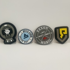 Venta al por mayor de parches de goma con logotipo personalizado, parches de PVC 3D, etiquetas, parches para planchar en sombreros, sombreros para prendas de vestir - Product Image 4