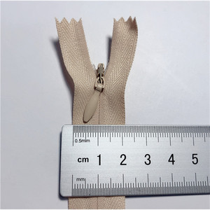 Fermeture éclair invisible en nylon JCC 354 à extrémité fermée, tête en forme de larme, pour vêtements et textiles de maison - Product Image 2