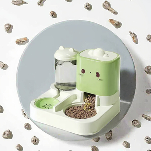Automatische 2L Haustierfütterungsstation Stilvolle Einfarbige 2-in-1 Bambusschüsseln IPX5 Wasserdichter Trockenfutter- und Wasserspender - Product Image 1