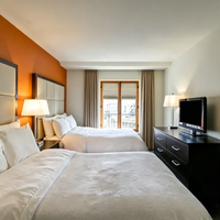 Set Perabot Apartemen Hotel Modern untuk Penginapan Jangka Panjang, Termasuk Headboard Berlapis Kain, Nakas, dan Lemari Dapur untuk Kamar Tamu, Proyek FF&E