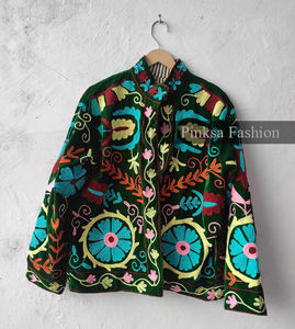Chaqueta de punto Suzani de terciopelo hecha a mano |   Abrigo Bohemio para Mujer Otoño/Invierno |   Textil Indio Bordado a Mano de Longitud Regular - Product Image 5