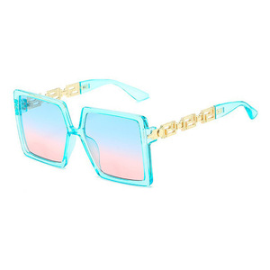 Nuevas Gafas <span class=keywords><strong>de</strong></span> Sol <span class=keywords><strong>de</strong></span> Moda con Protección UV400, Cadena y Montura Grande Cuadrada para Mujer - Product Image 6