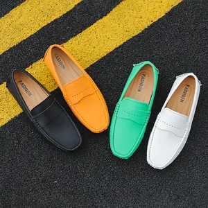 Zapatos de vestir para hombre OEM, <span class=keywords><strong>mocasines</strong></span> planos de cuero de vaca de nuevo estilo, cómodos, clásicos, informales, antideslizantes, para invierno - Product Image 1