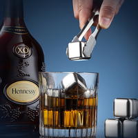 Accessoires de bar Mini glaçon en métal en acier inoxydable avec pince Bar à vin Wisky Chiller Pierres Glaçons réutilisables pour Cola