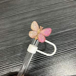 2025 nueva moda de lujo <span class=keywords><strong>mariposa</strong></span> brillo silicona accesorios para beber 10mm cubierta de paja reutilizable encanto Topper para vaso de 40oz - Product Image 5