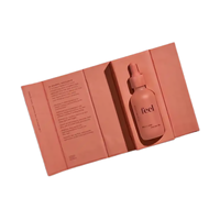 Boîte en papier rigide carrée haut de gamme personnalisable avec finition brillante et mate, revêtement en feuille d'or, et doublure en éponge pour emballage cosmétique