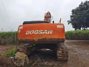 Macchine movimento terra usate trattore Doosan DX225 grande escavatore