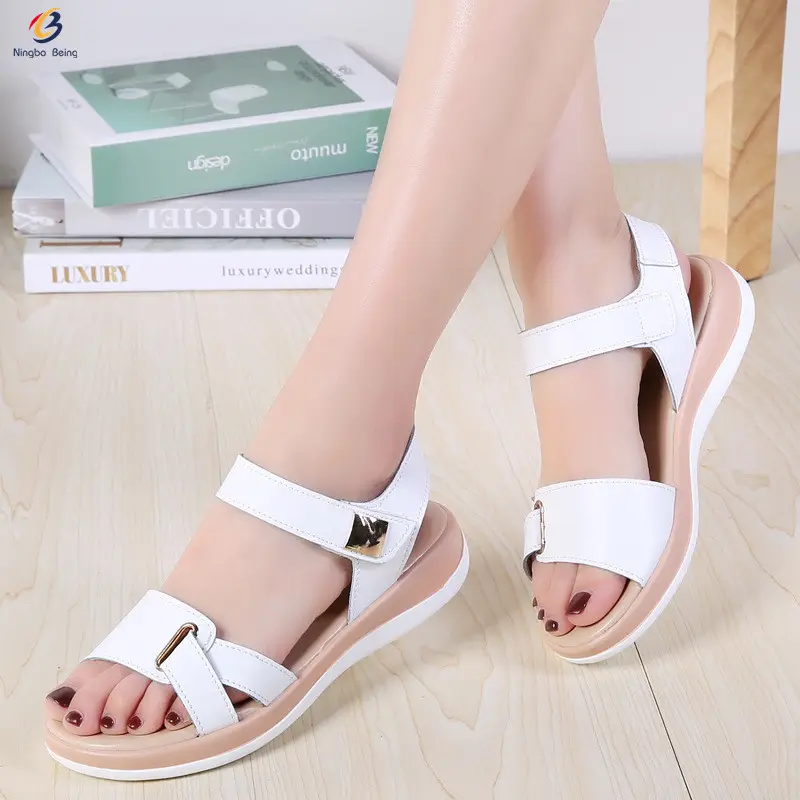 Hot Sale hochwertige modische einfarbige einfache und leicht zu tragende Sandalen Frau Sandale flache Sohle Schuh