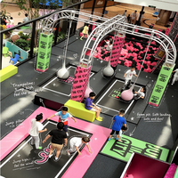 Parc d'aventure coloré clé en main, aire de jeux intérieure personnalisée, trampoline géant, amusement populaire, divertissement pour enfants, saut, escalade, équilibre