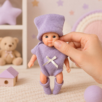 Poupée Reborn en Silicone Solide de 6 Pouces avec Pull Tricoté, Jouet Compagnon pour Enfants, Cadeau pour Filles