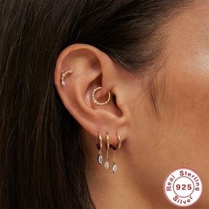 Pendientes de Botón Geométricos de Plata de Ley Chapados en Oro con Circonita Engastada en Bisel, Modernos, Clásicos, Minimalistas, Regalo de Aniversario para Mujer - Product Image 5