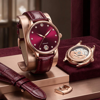Vente en gros d'usine, montre pour femme avec boîtier en acier inoxydable, verre en cristal, bracelet en cuir bordeaux, mouvement mécanique, résistance à l'eau 50 m