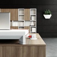 Moderno lusso a forma di l Executive Desk ufficio tavolo Manager con pannello di stoccaggio e presa di sollevamento elettrico
