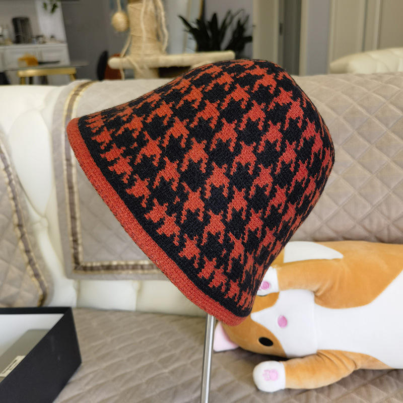 827 houndstooth brick red