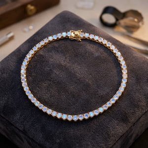 Piedra de luna azul brillante de 4x4 mm, chapada en oro de 18 quilates, plata de ley 925, estilo clásico con cuentas, para mujer, con engaste de garra azul brillante. - Product Image 6