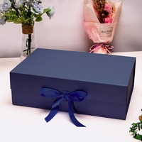 Boîte cadeau de luxe pliable à fermeture magnétique bleu marine pour demande en mariage de demoiselle d'honneur avec ruban en satin