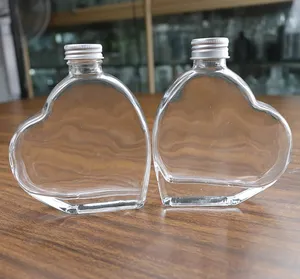 180ml Creative Heart Shaped Wine Bottle Empty Beverage Glass Bottle Juice Cold Brew Coffee Milk Glass Jar With Screw Cap