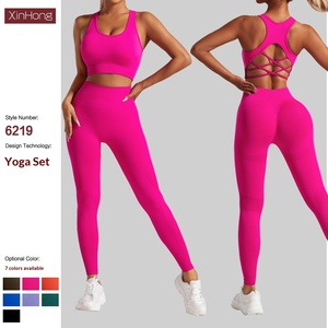 Completo Sportivo Traspirante a Motivo Solido: Reggiseno Sportivo con Spalline Incrociate e Leggings a Vita Alta Senza Cuciture, Set 2 Pezzi con Elastico in Vita - Product Image 3