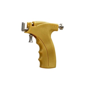 Kit de perçage corporel en acier inoxydable plaqué or à faible douleur pour mariage et fiançailles, comprend un <span class=keywords><strong>pistolet</strong></span> de perçage d'<span class=keywords><strong>oreille</strong></span> <span class=keywords><strong>jetable</strong></span> - Product Image 2