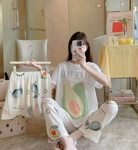 Conjunto de Pijamas Personalizados de Primavera/Verano para Mujer, Estampado de Dibujos Animados, Ropa de Dormir de Tres Piezas, Pantalones Cortos, Camiseta de Manga Corta, Venta al Por Mayor - Product Image 4