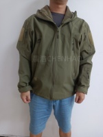 Haute Qualité En Plein Air Chasse Coupe-Vent Chaud Veste Noir Vert Coupe-Vent Vestes Camo Tactique Softshell Veste pour Hommes Femmes