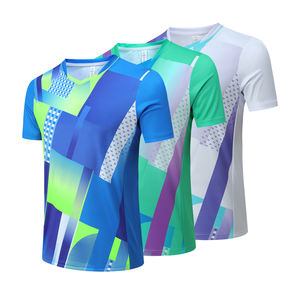 Camiseta deportiva ligera sin costuras para hombre para entusiastas del fitness con tejido elástico de 4 vías - Product Image 6