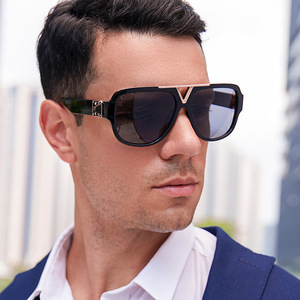 Lunettes de soleil sur mesure à grande monture pour hommes, verres PC noirs, protection UV 100%, style mode, extérieur, voyage, conduite - Product Image 2