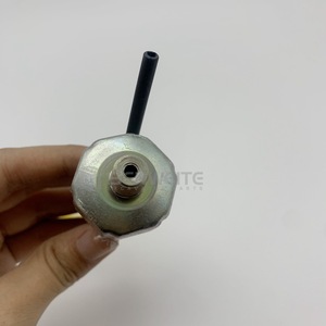 เซ็นเซอร์วัดแรงดันน้ำมันเครื่อง Senwitt รุ่น 6BD1 สำหรับรถขุดดิน Hitachi EX200 เครื่องยนต์ดีเซล - Product Image 4