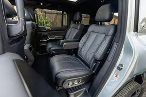 รถยนต์ใหม่ BYD Denza B8 พวงมาลัยขวา รถ SUV ไฮบริด 6 หรือ 7 ที่นั่ง PHEV ขนาดใหญ่ สำหรับขับขี่ออฟโรด ระยะทางรวม 1040 กม. โหมดขับขี่ 16 รูปแบบ - Product Image 6
