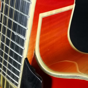 Chitarra Elettrica Jazz Yunzhi YZA25 Sunset di Alta Qualità, Fatta a Mano, con Tastiera in Ebano, <span class=keywords><strong>6</strong></span> Corde, Fondo e Fasce in Acero, Finitura Laccata - Product Image 5