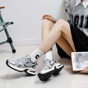 2026 Autumn Women's Thick-Soled Casual Sneakers New Street Walking <b>Style</b> <b>Shoes</b> - Product Image 2
