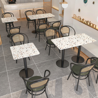 Asie du sud-est Vent Tissé Rotin Fer Table À Manger Chaise Combinaison PU Bois Carré pour Hôtels Cafés Centres Commerciaux Thé Cafés
