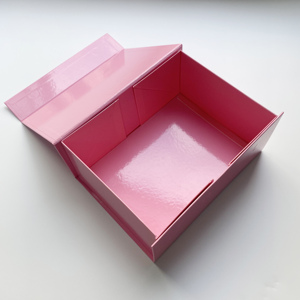 Boîte cadeau magnétique pliable rose personnalisée avec logo en feuille d'or - Boîte rigide de luxe pour l'emballage de lingerie - Product Image 4